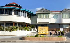 Hotel Blue Reef By On Vacation